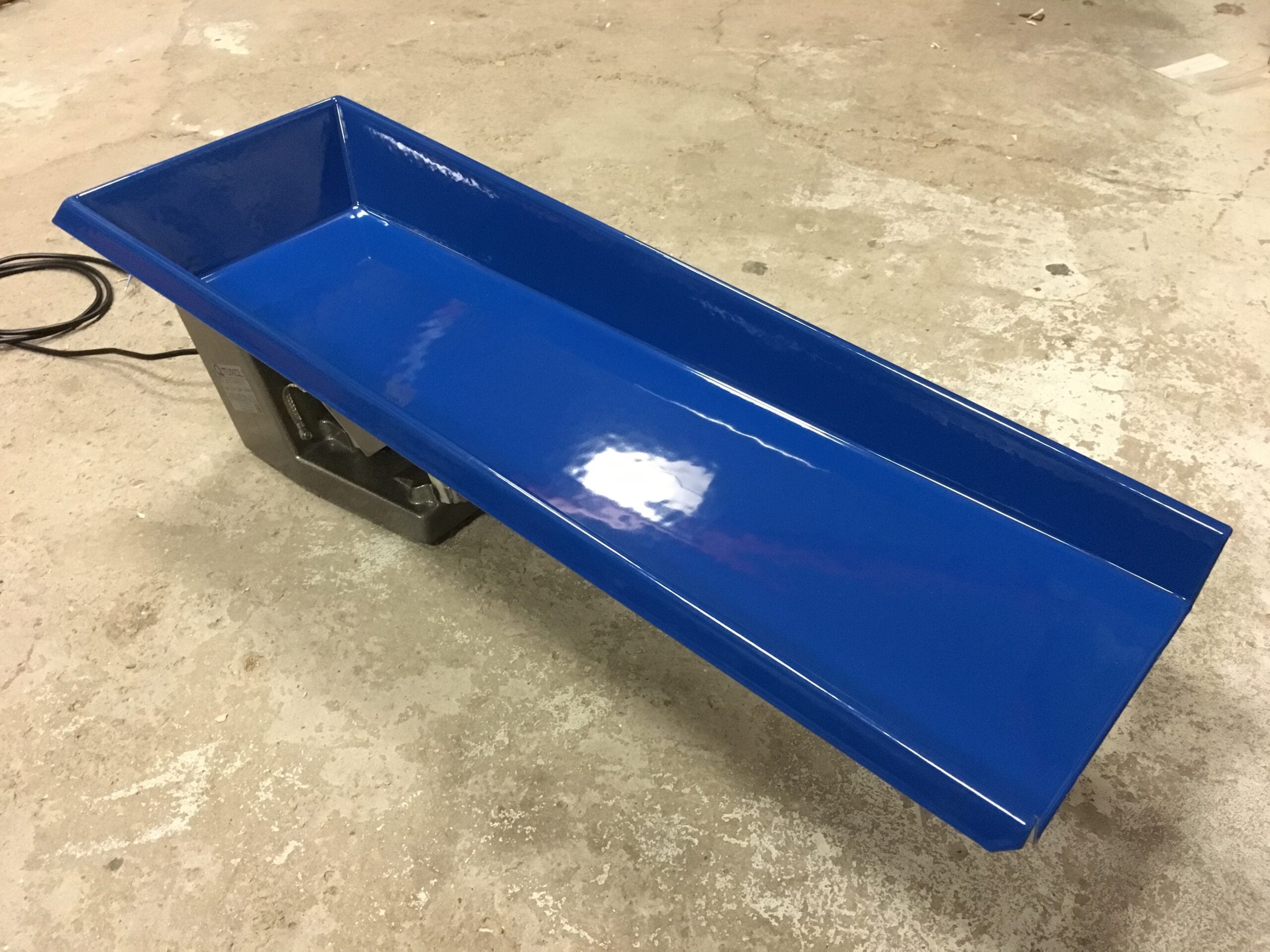 Vibrating hopper